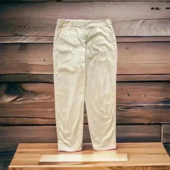 J. Crew City Fit Women's Size 2 Ankle Length, Flat-Front Khaki Pants. - Picture 1 of 3